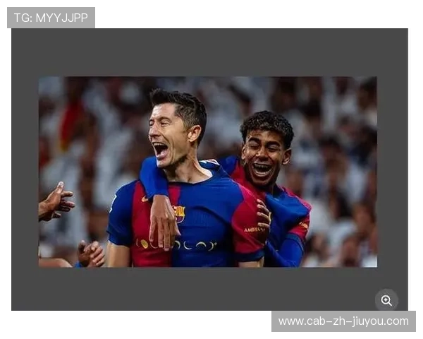 巴萨中路短传渗透前锋一蹴而就破网得分：足球艺术的绝妙表现